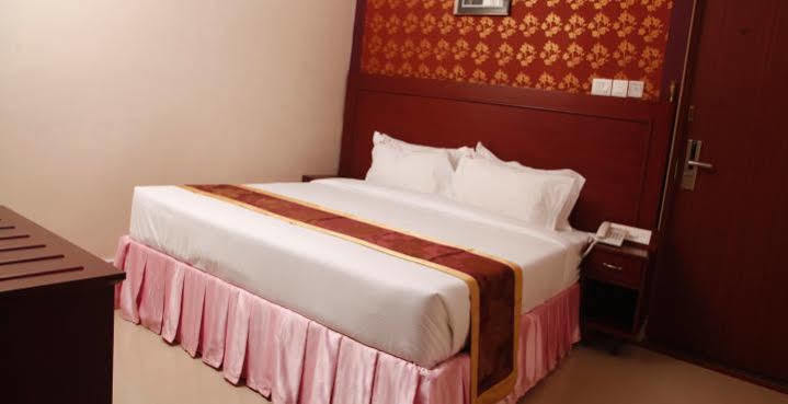 Hotel Hiton Perintalmanna Εξωτερικό φωτογραφία
